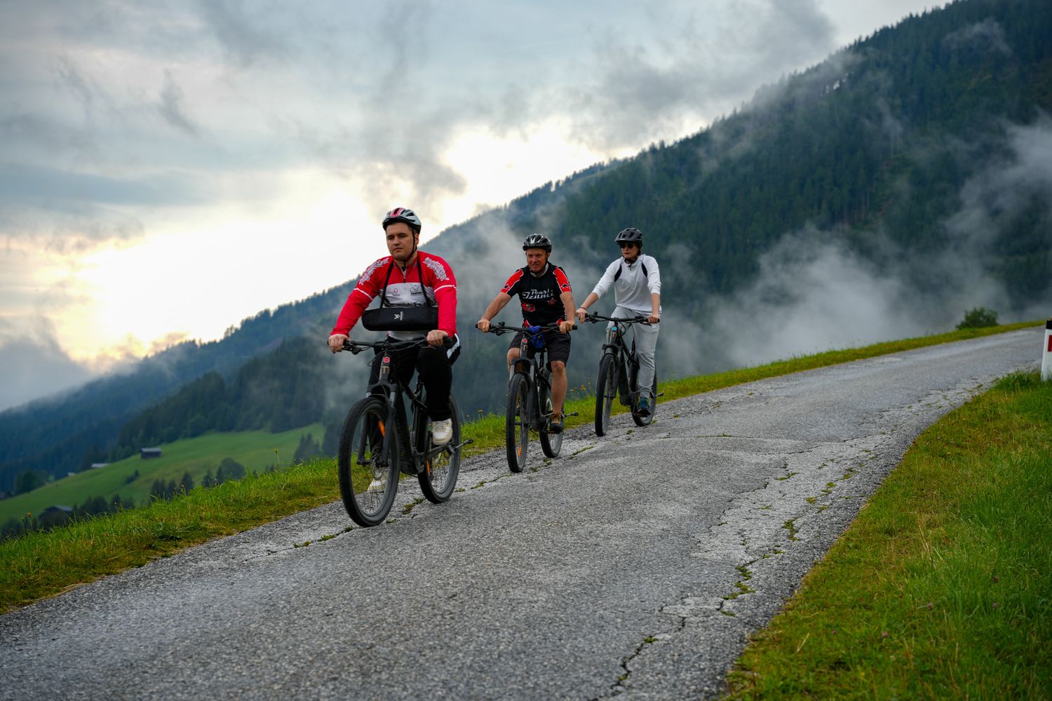E-bike túra az alpesi úton